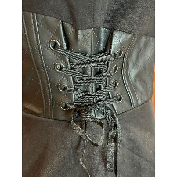 Disney Alice Through The Looking Glass Red Queen Battle Coat - Picture 7 of 14